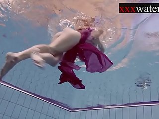 Smoking gorgeous Russian redhead in the pool <span class=duration>- 7 min</span>