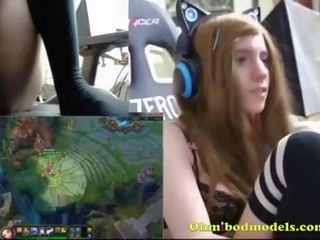 Gamergirl Plays League of Legends